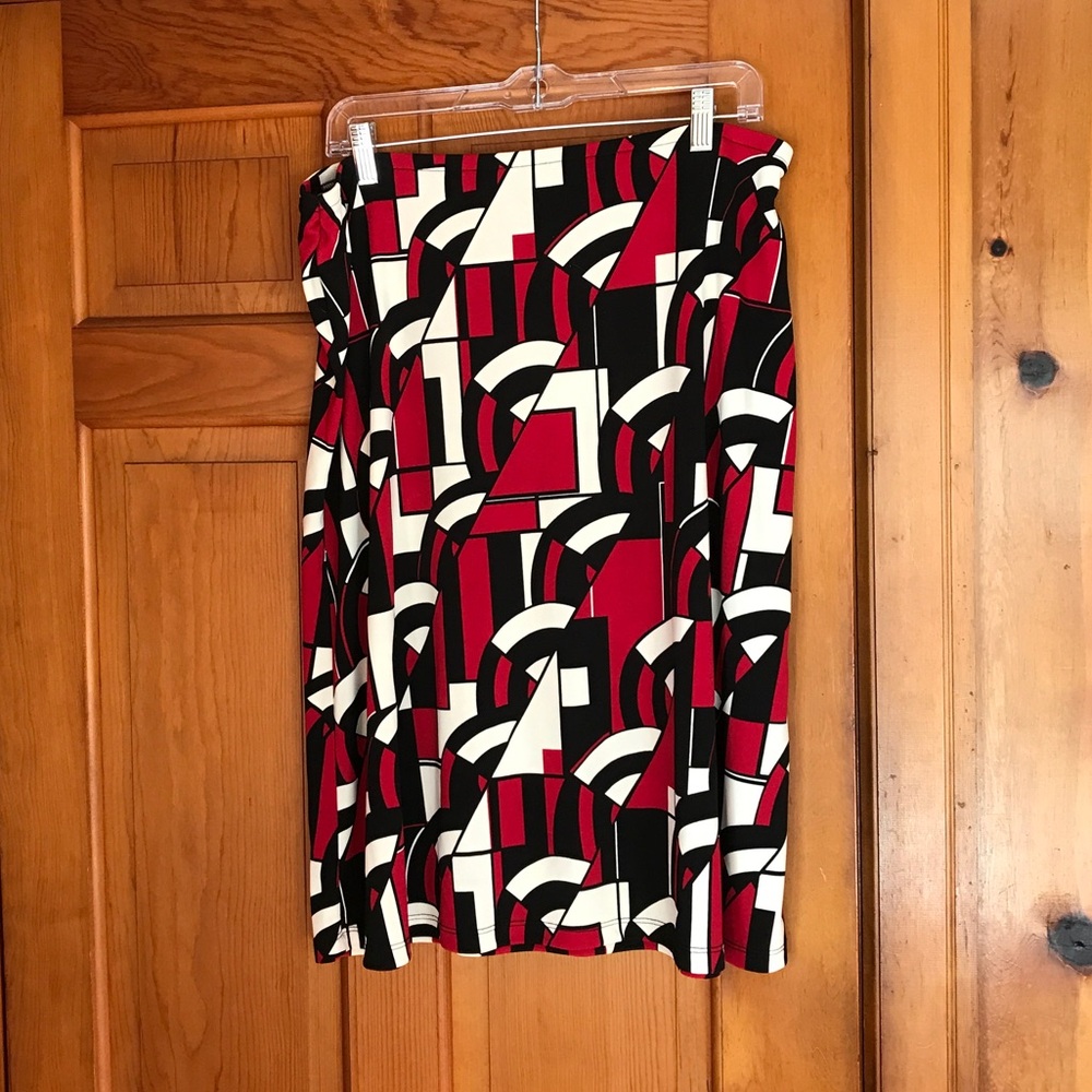 New York & Company Red and Black Geometric A-Line Skirt Size XL